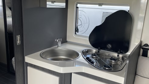 Feel Home on wheels – New and spacious Roller Team 2023 with central bed