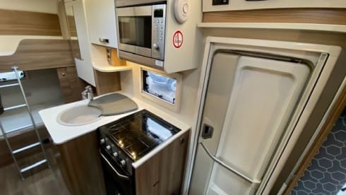 The Adventure Wagon – Family Friendly 6 berth Adventure Wagon