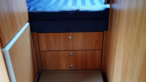 Mr. Blue  – Bürstner Merano with air conditioning and fixed bed 2005