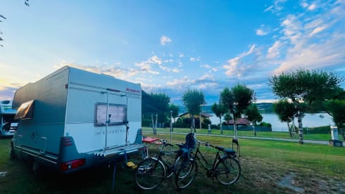 🌟 4p family camper with bunk beds and full of options🌟 . Freedom on wheels!