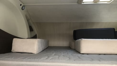 HappyCamper – On holiday with a 6-person Chausson Alcove Camper from 2018?