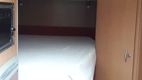 4 berth fixed bed motorhome