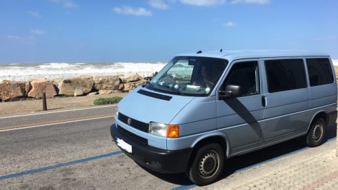 Bluebulli – Liebevoll ausgebauter VW T4 der Bock aufs reisen hat.