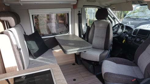 X-790-VR – 3p Other bus from 2022