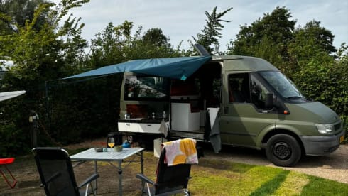 2p Ford bus from 2002