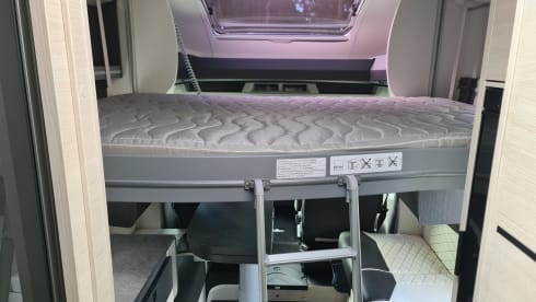 T814XB – Chausson 777GA Automatic Titanium Premium very luxurious, km free