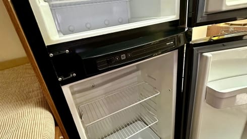 5p Bürstner With single beds and electric fold-down bed