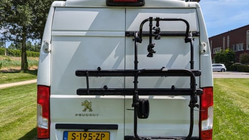 Charles – 2p BUS CAMPER für Abenteuer