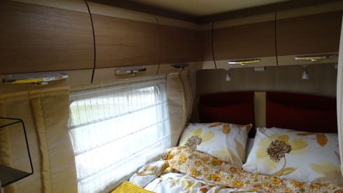 Moonlight – Wonderfully comfortable Bürstner semi-integrated motorhome