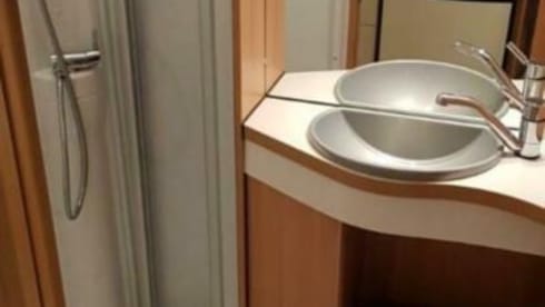 Beautiful spacious comfortable fine fully equipped 4 person camper