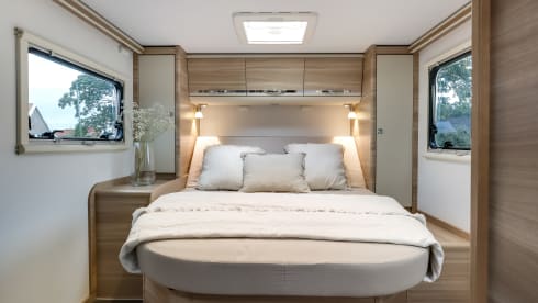 Luxe ruime Adria camper  – Luxurious Spacious Adria camper 