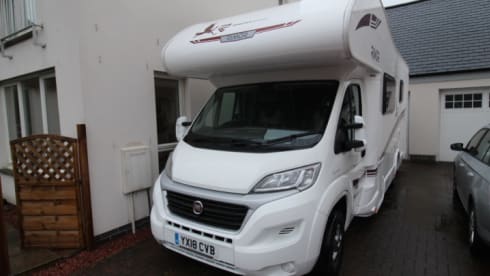 Alba – 6/7 berth motorhome with canopy
