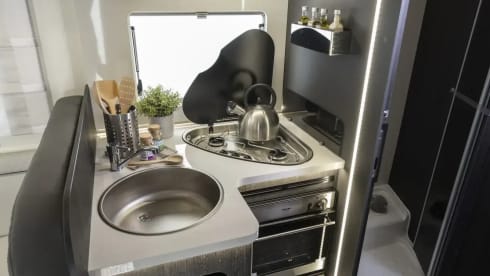 The Pyrenees – BRAND NEW 4 Berth Roller Team Zefiro 685 (2025) Automatic