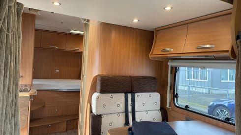 Rolling! – Wonderful, compact and spacious camper for 2-4 people