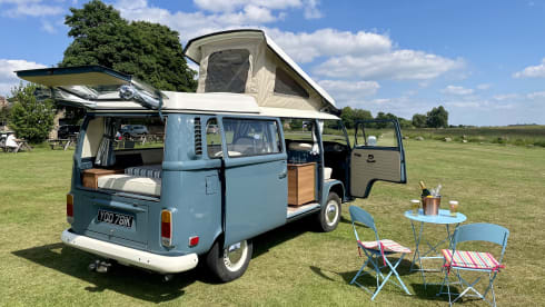 Bernard – Beautiful Campers 1972 VW Early Bay For Hire From Yorkshire