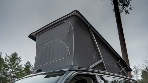 Hamish – VW California Surf | High Spec & Ultimate Comfort! 🚐✨