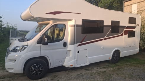 Seal 50 – Family camper with 6 fixed beds