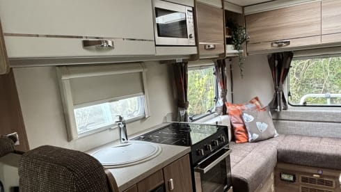Maggie – Peak District Escape - 4 Berth