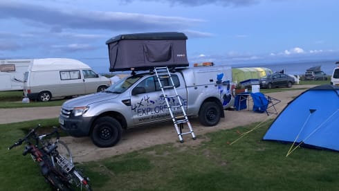 Ford Ranger 4x4 – 2 berth Tent Box on Pick-up Truck
