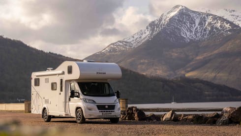 A7300DB – Etrusco 6 berth 5 seatbelts 2021. Automatic. 5G Internet. TV. Solar Panels.
