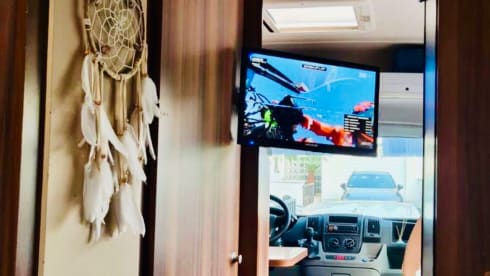 Vaiana – Comfort & Freedom: Camper with Solar, Bathroom & Heating