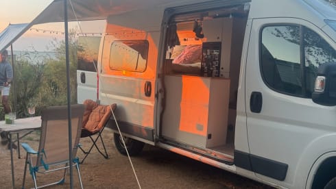 The van  – Gezellig en sfeervolle ombouw bus 