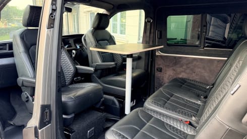 Stunning 4-5 Berth VW T6.1 4WD Campervan