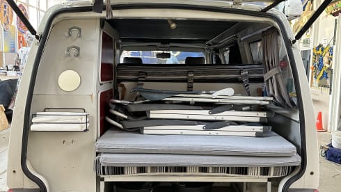het witte schaap – 4p Volkswagen campervan uit 1997