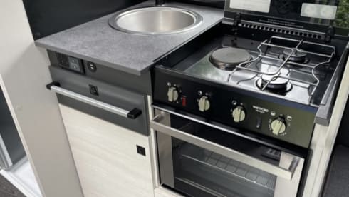 Le Van – Automatique4 couchettes Chausson-2024