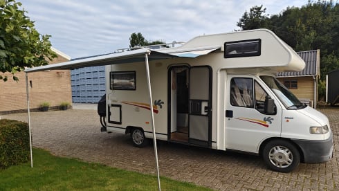 Fiat alcove 4 person camper