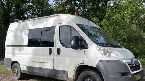 Citroen Jumper L2H2 with a stove!