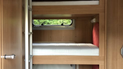 Ideale gezinscamper – Spacious and comfortable family camper for 6