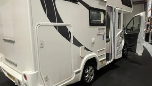 LITTLE VIP 4 – LUXURY 4 BERTH