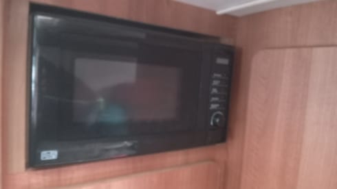 Marcia Merc – 4 berth Mercedes-Benz Sprinter Spacious Van 