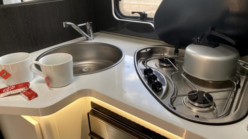 Davina – 4 Berth Zefiro 655 - Excellent family moho & easy to drive! 