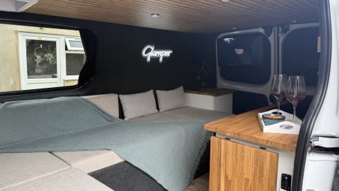 TZM – Campervan Vauxhall Vvaro a 2 posti letto, passo lungo, dal 2026