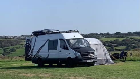 Brilliant family campervan - off-grid and campsite friendly 