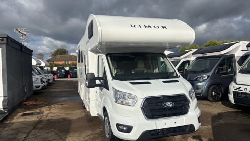 HARRIS – 2026 FORD TRANSIT RIMOR KILIG 669 - 5 BERTH AUTOMATIC