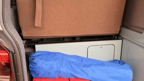 Dame Judy – 4 berth Volkswagen campervan from 2024