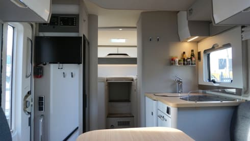 4p Hymer camper