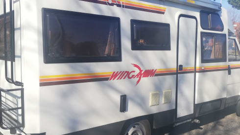 Erwing – Compact and spacious monocoque camper