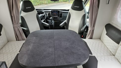 GLV50J – Luxury Modern 4-person Challenger 337GA Graphite ultimate