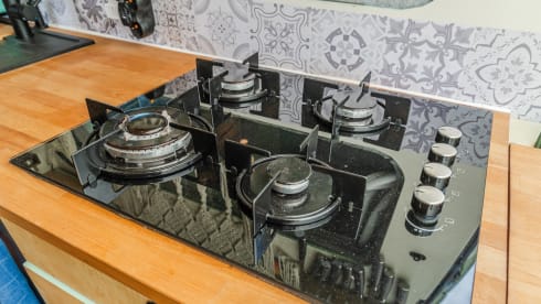 Stef – Cozy Off-grid Mercedes Campervan