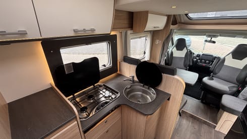 T67s2 – SunLight T67s 4-person (with roof air conditioning!)