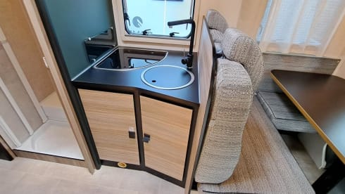 Prince 4 – Gloednieuwe en luxe camper uit 2026