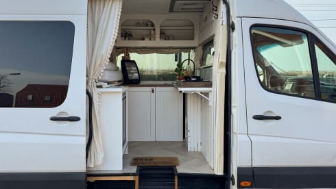 Bohemies authentic camping  – Compact & complete VW Camper, off-grid road trip bus for 2-3 people