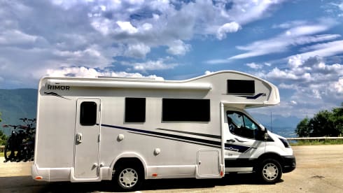 Ideal family camper for 6 people