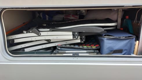 Kievit – 2p Hymer semi-integrated from 2010 (with room for 3rd person)