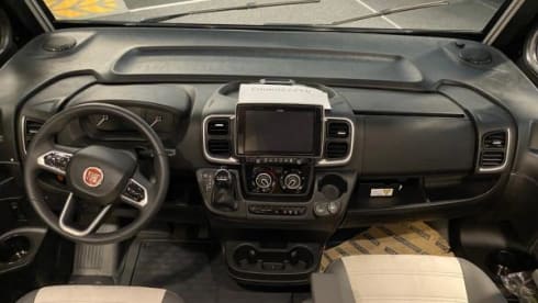 7 – Luxurious, spacious camper with single beds!
