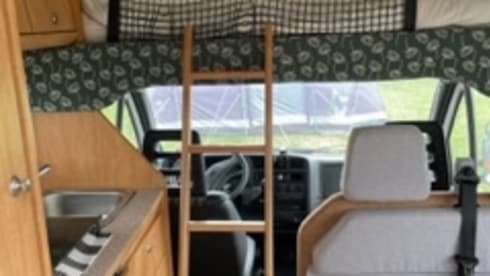 Fresh and complete family camper with bunk beds